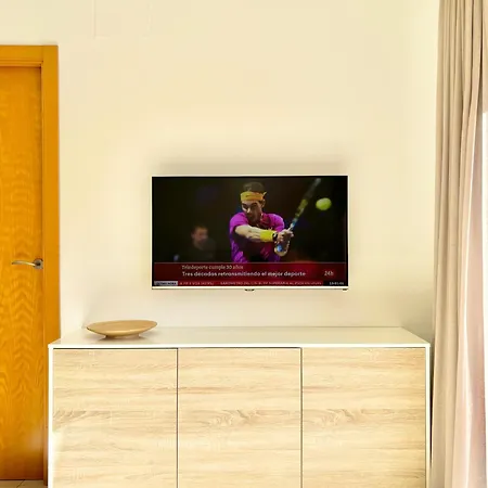 Apartment Hoteltype Penthouse 2 Beds, Parking, Wifi & Pool Stunning Views *