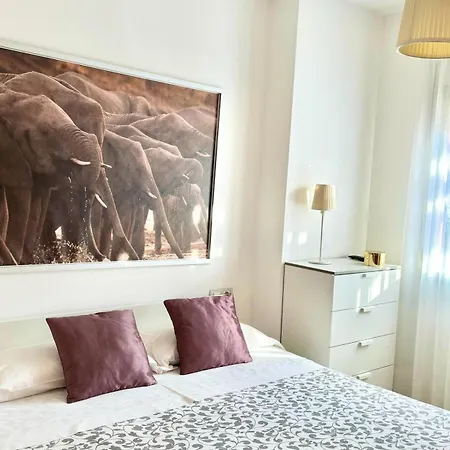 Hoteltype Penthouse 2 Beds, Parking, Wifi & Pool Stunning Views *