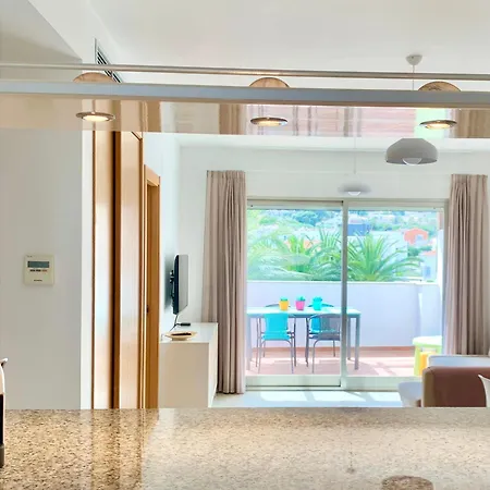 Apartment Hoteltype Penthouse 2 Beds, Parking, Wifi & Pool Stunning Views