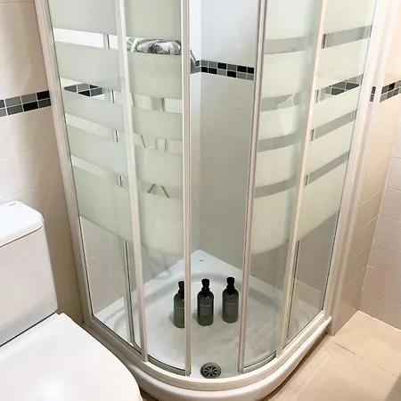 Apartment Hoteltype Penthouse 2 Beds, Parking, Wifi & Pool Stunning Views *