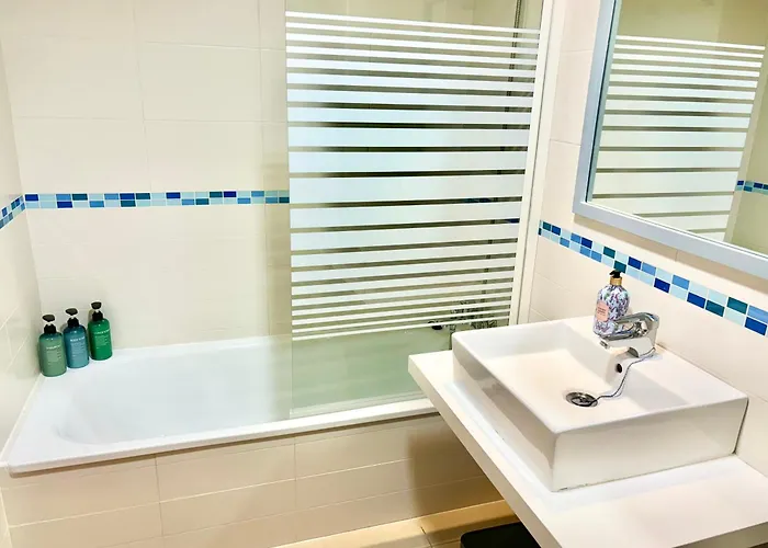 Hoteltype Penthouse 2 Beds, Parking, Wifi & Pool Stunning Views 아파트 *